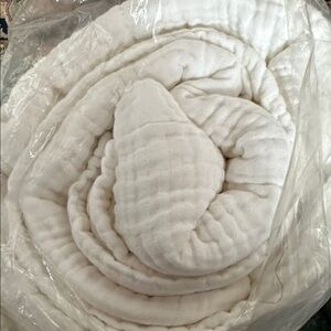 NWOT QUINCE Organic Airy Gauze Blanket Full/Queen White 3499